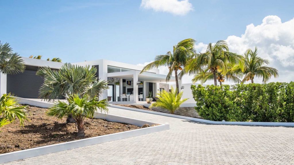 Modern villa Coral Estate IHC architects Nederland Curaçao